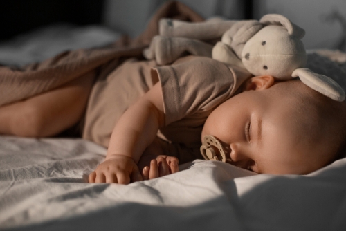 Yuk, Kenali Nutrisi dan Pola Tidur Bayi Usia 2 Bulan agar Tumbuh Sehat dan Ceria