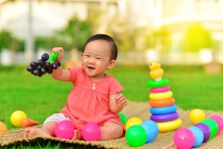 Ini Dia Tahapan Perkembangan Anak Menurut Umur dan Tips Mendukungnya
