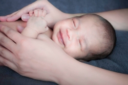 Yuk, Baca Lengkap Tips Merawat Bayi Baru Lahir agar Kulit Tetap Sehat Sejak Dini