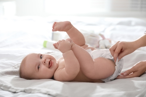 Perhatikan Waktu yang Tepat Mengganti Popok Bayi