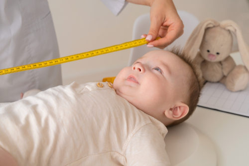 Tinggi Bayi Baru Lahir di Bawah Normal? Ini Penyebab dan Cara Mengoptimalkannya