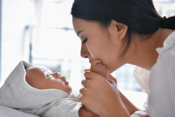 Bayi 3 Minggu Mulai Responsif? Ini Tips Bonding yang Bisa Moms Coba!