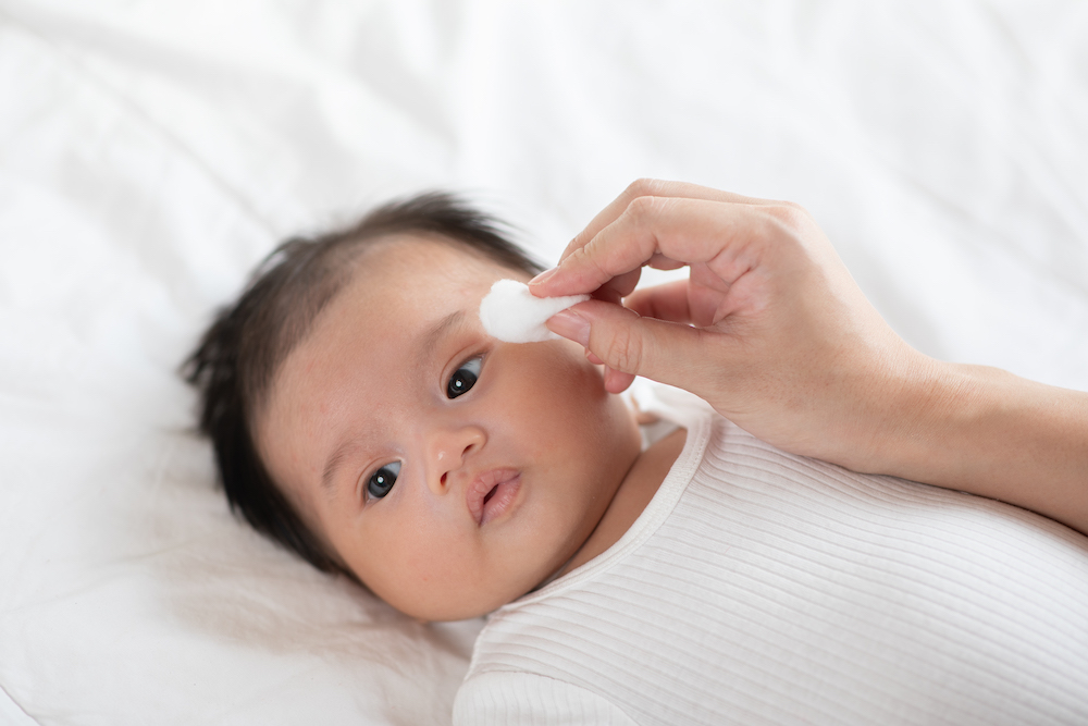 Ini Masalah Umum pada Mata Bayi dan Langkah Menghadapinya. Catat Moms!
