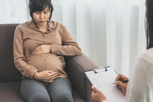 Cari Tahu Apa Saja Pantangan Hamil 8 Bulan yang Sering Terabaikan di Sini