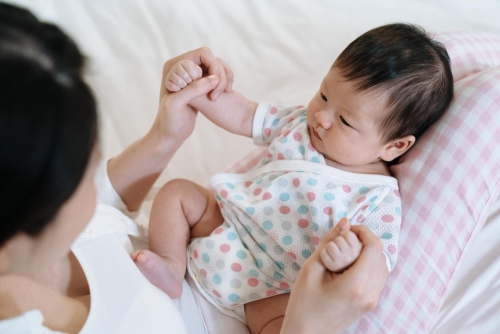 Tinggi Badan Bayi Susah Naik? Jangan Langsung Panik, Kenali Penyebabnya Dulu