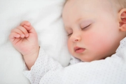 Pro dan Kontra Metode White Noise yang Bisa Bantu Si Kecil Tidur