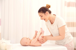 Cara Merawat dan Membersihkan Alat Kelamin Bayi