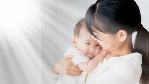 Apa Saja Manfaat Menjemur Bayi di Pagi Hari?