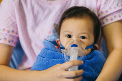 Agar Berat Badan Bayi Naik Tiap Bulan Saat Rentan ISPA
