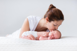 Kenapa Bayi Baru Lahir Tidur Terus?