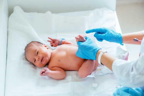 Pemeriksaan Kesehatan yang Wajib Dilakukan Bayi Baru Lahir