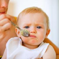 Makanan Sehat yang Tidak Boleh Diberikan Kepada Bayi