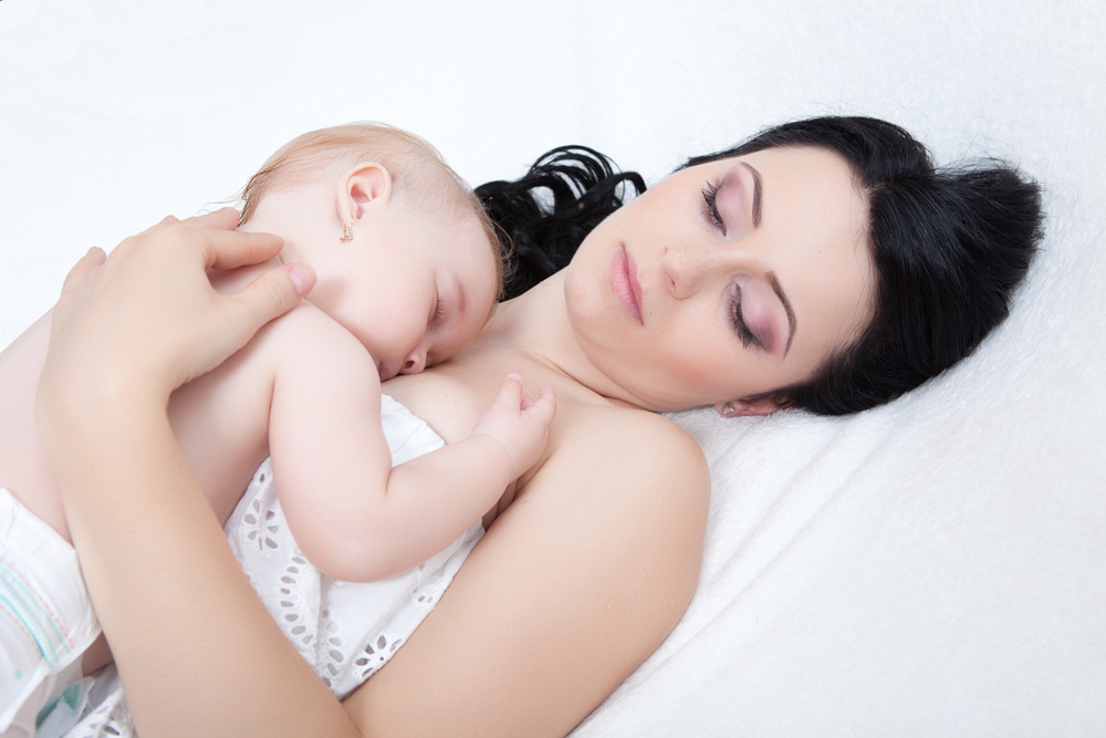 4 Tips Menyiasati Bayi yang Tak Suka Dibedong