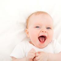 4 Tahap Perkembangan Suara Bayi