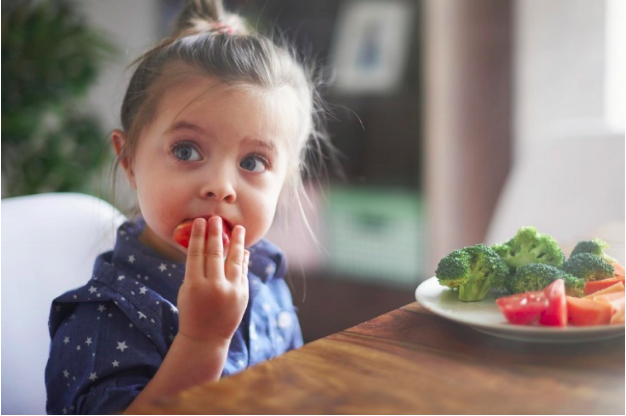 Gara-gara Orangtua, Anak Perempuan Rentan Terjebak Diet Tidak Sehat?