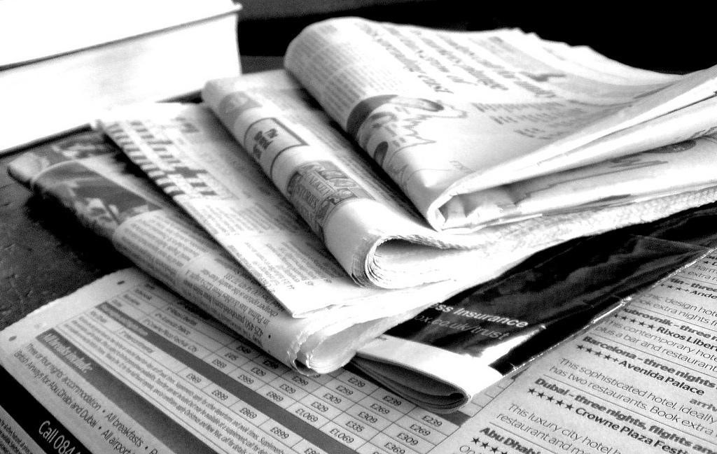Dads, Yuk Manfaatkan Kertas Koran untuk Asah Kecerdasan Si Kecil