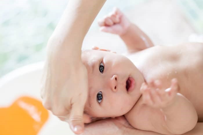 Apakah Minyak Esensial Aman Digunakan Si Kecil Yang Masih Bayi?