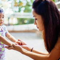 Tips Mengatasi Anak yang Suka Memukul atau Bicara Kasar