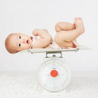 Kenali Pertumbuhan Bayi, Bagaimana Berat Badan Ideal Usia 0-12 Bulan?