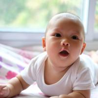 Deteksi Dini Tumbuh Kembang Bayi, Agar Berjalan Optimal