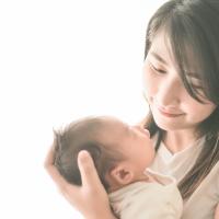 Cara Menggendong Terbaik Bagi Ayah & Ibu dan Bayi New Born