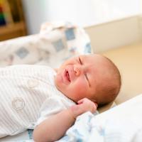 Kebutuhan Bayi Pada 1 Bulan Pertama Yang Perlu Moms Ketahui