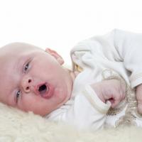 Cermat Mengenali Penyebab Batuk pada Bayi dan Cara Mengatasinya